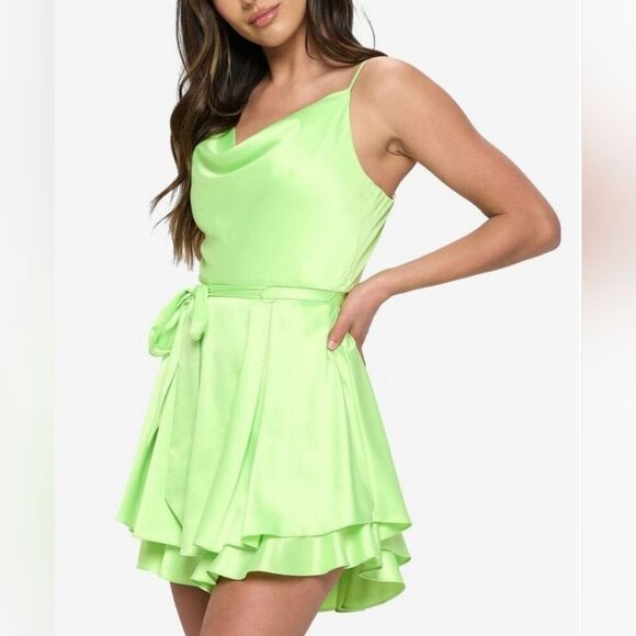 B. Darlin Satin Cowlneck Tiered Fit & Flare Mini Dress Lime Juniors Size 3/4 NWT - Picture 2 of 13